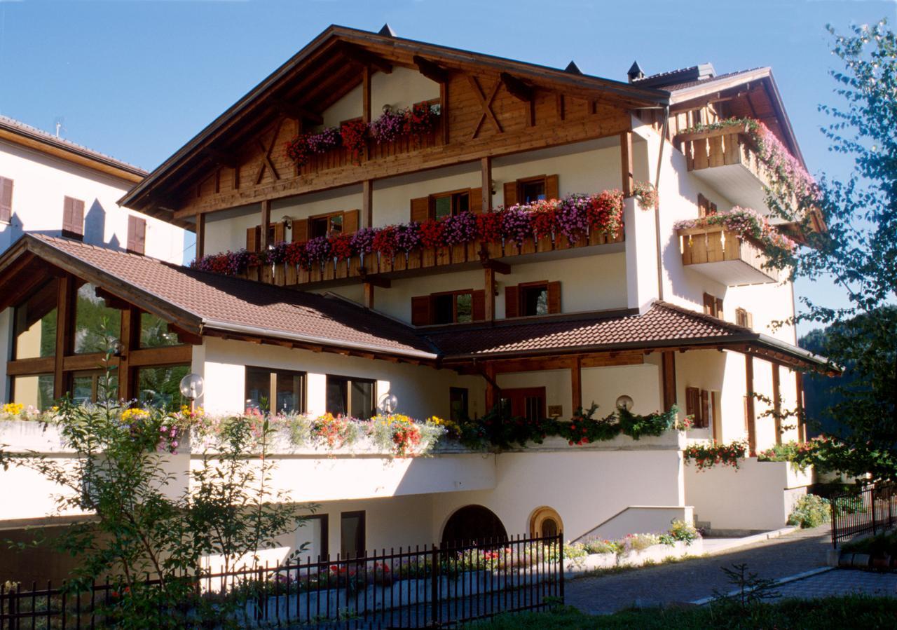 Holiday House Erika Premadio Exterior photo